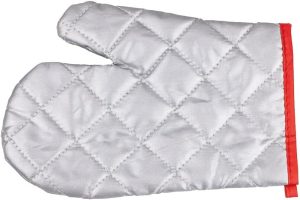 ⁦Black & Decker 2400W Vertical Steam Iron, 1.5L, White - GST2400-B5⁩ - الصورة ⁦10⁩