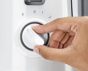 Black & Decker Juice Extractor, with Large Feed Hole, 250 Watts, 950 ml, White - JE250-B5 - Image 4