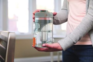 ⁦Black & Decker 18V Cordless Vacuum Cleaner, 650ml, Red - BHFEV182C-GB⁩ - الصورة ⁦7⁩