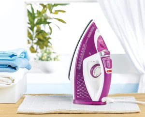 Black & Decker Ceramic Steam Iron, 2400W, 320ml, Purple - X2450-B5 - Image 6
