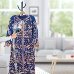 ⁦Black & Decker 1950W Vertical Steam Iron, 1.8L, Blue - GST1820-B5⁩ - الصورة ⁦4⁩