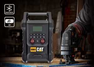 ⁦راديو كاتربيلر مع سماعات ومنفذ شحن USB، بدون بطارية وشاحن، أسود - DX61B.1⁩ - الصورة ⁦3⁩