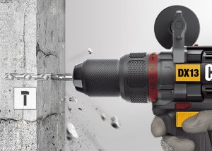 ⁦مفك براغي كاتربيلر، 18 فولت، 80 نيوتن متر، مع بطارية جرافين 5 أمبير ساعة، أسود - DX13⁩ - الصورة ⁦4⁩