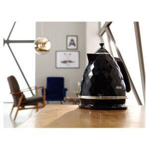 غلاية كهربائية ديلونجي، 1.7 لتر، أسود - KBJ2001 BK - Image 4