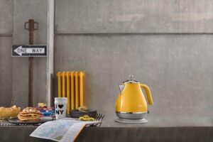 غلاية كهربائية ديلونجي، 1.7 لتر، أصفر - KBJ2001.Y - Image 5